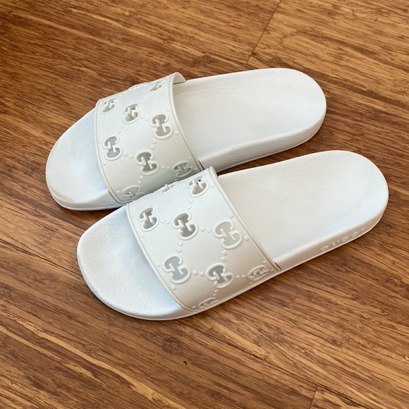 GUCCI Slides - Picture 2 of 10